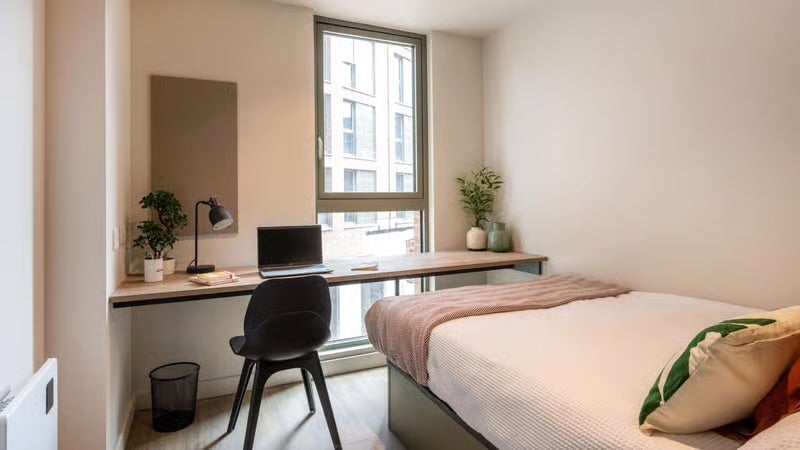 Room Alfreton Road in Nottingham