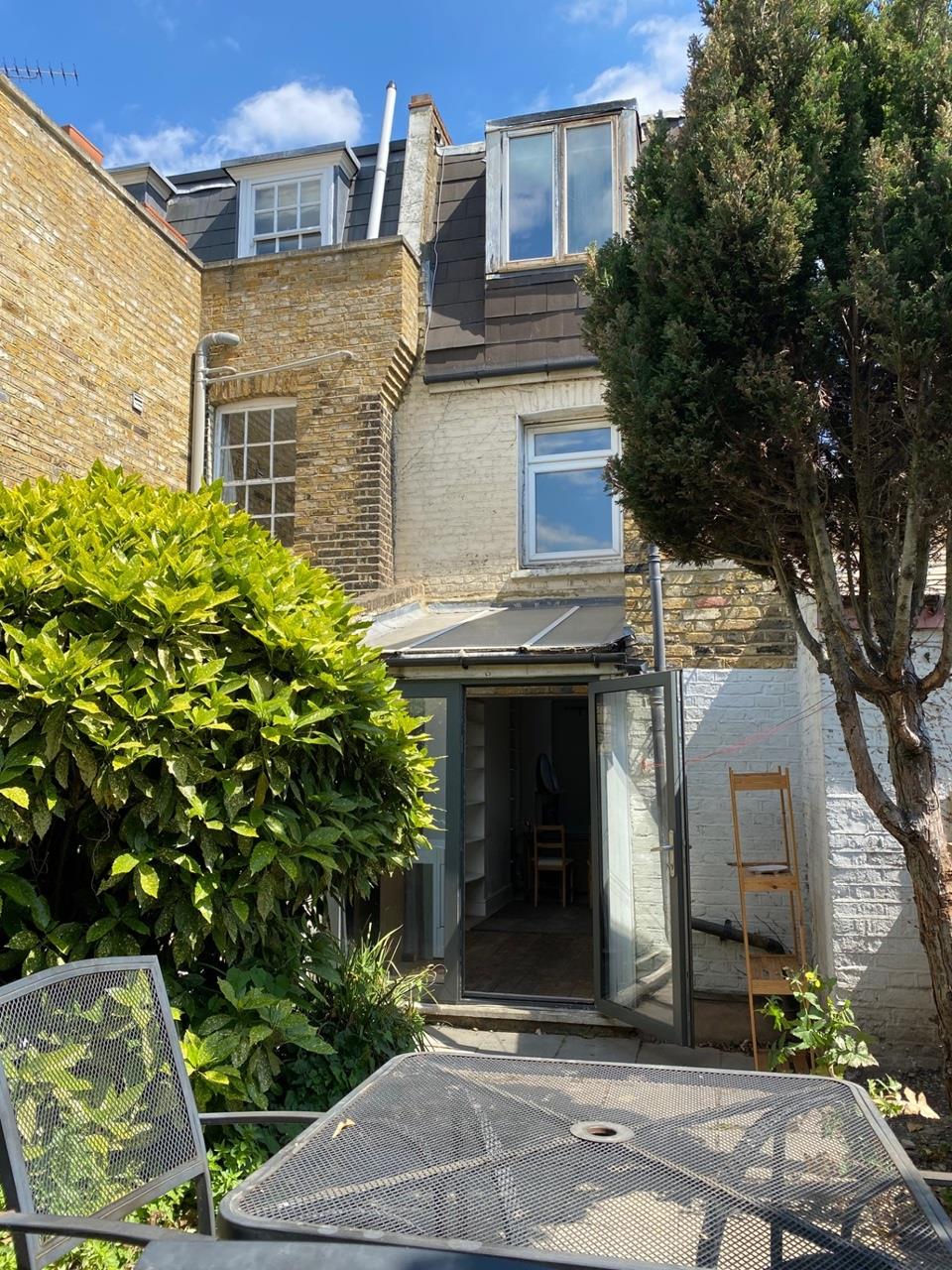 House Poyntz Road in Greater London