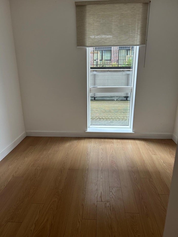 Flat Rossett Way in Greater London