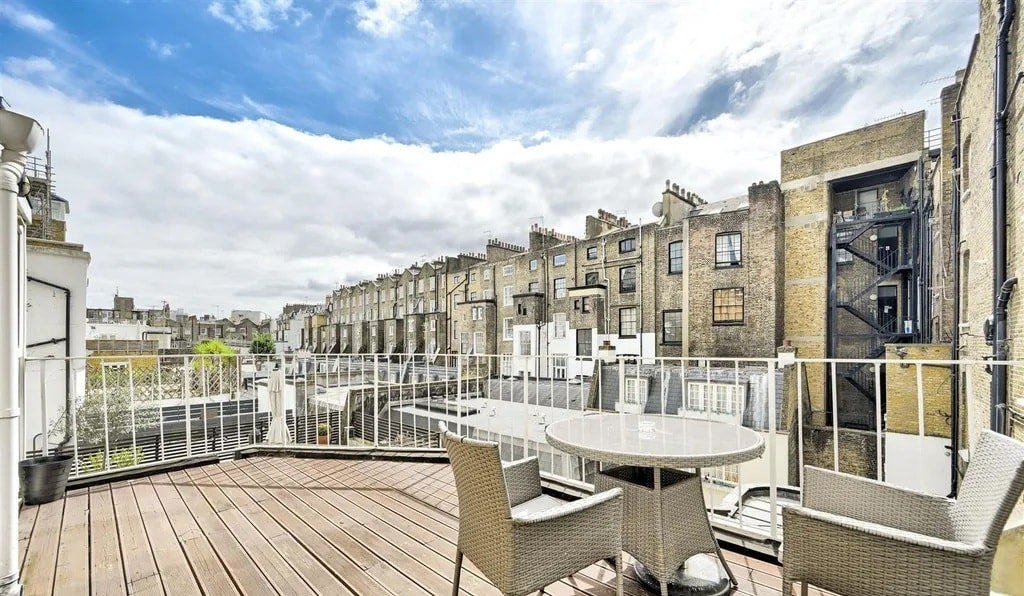 Flat Gloucester Terrace in City of Westminster