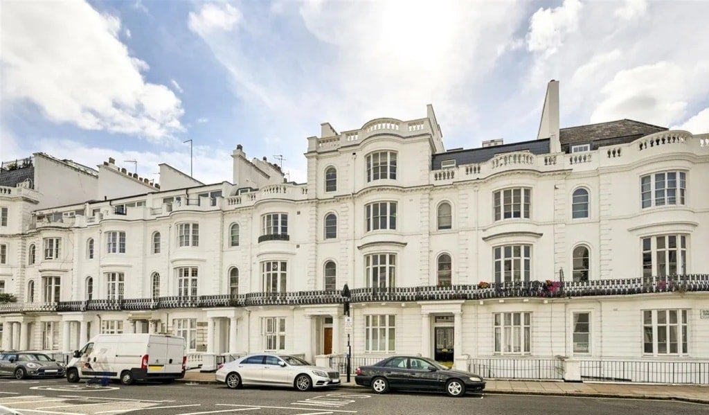 Flat Gloucester Terrace in City of Westminster