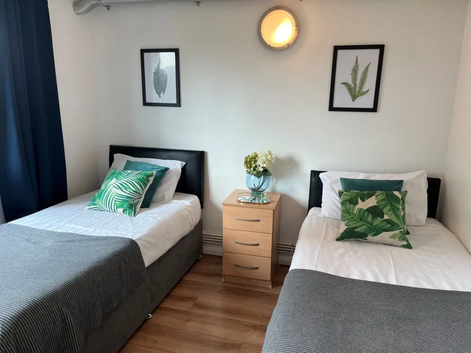 Flat Albert Road in Greater London