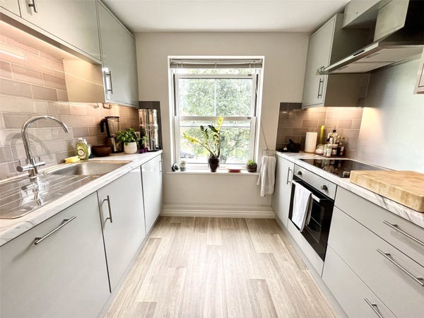 Flat Bramley Copse in Long Ashton