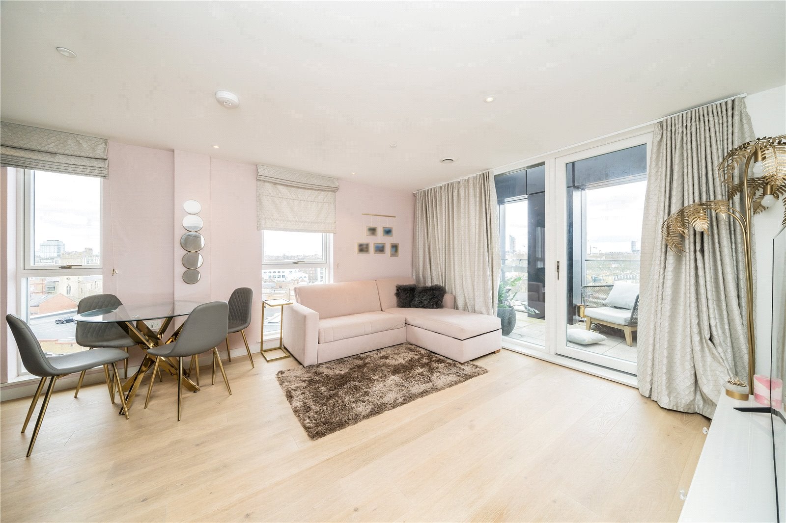 Flat Heckfield Place in Greater London