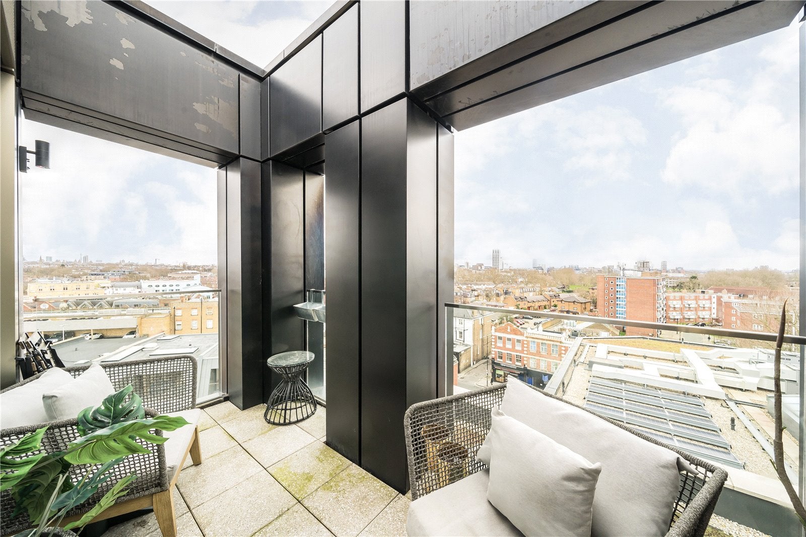 Flat Heckfield Place in Greater London