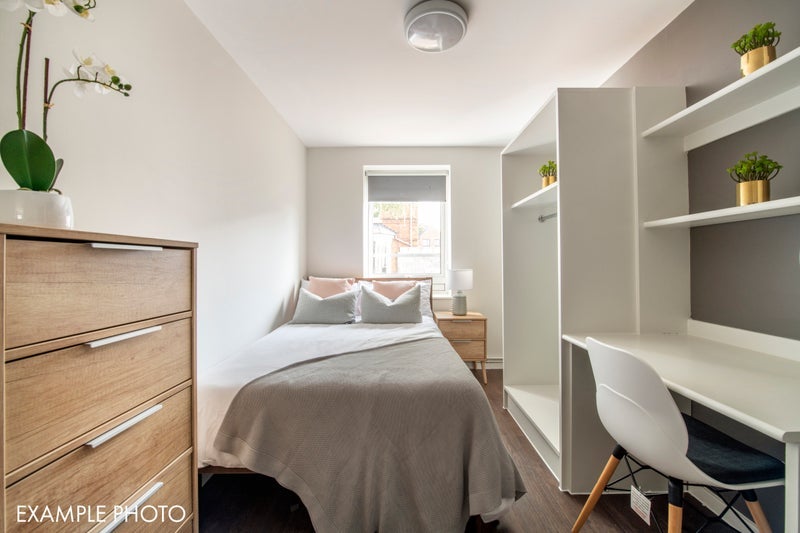 Room Rob Roy Avenue in Nottingham