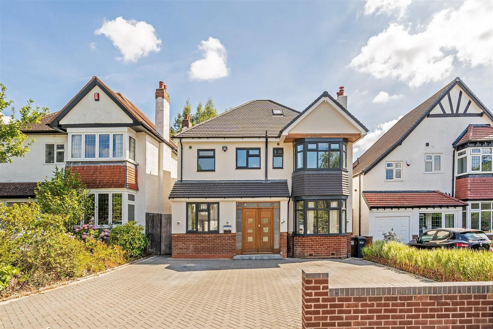 House Hollyfield Avenue in Metropolitan Borough of Solihull