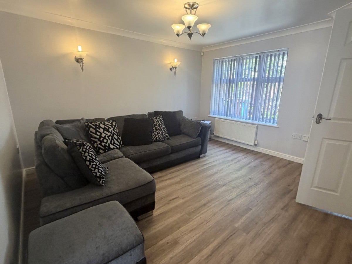 House Yew Tree Road in Manchester