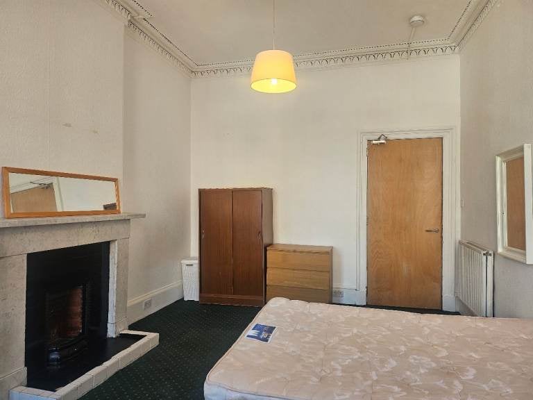 Flat Belmont Lane in Glasgow
