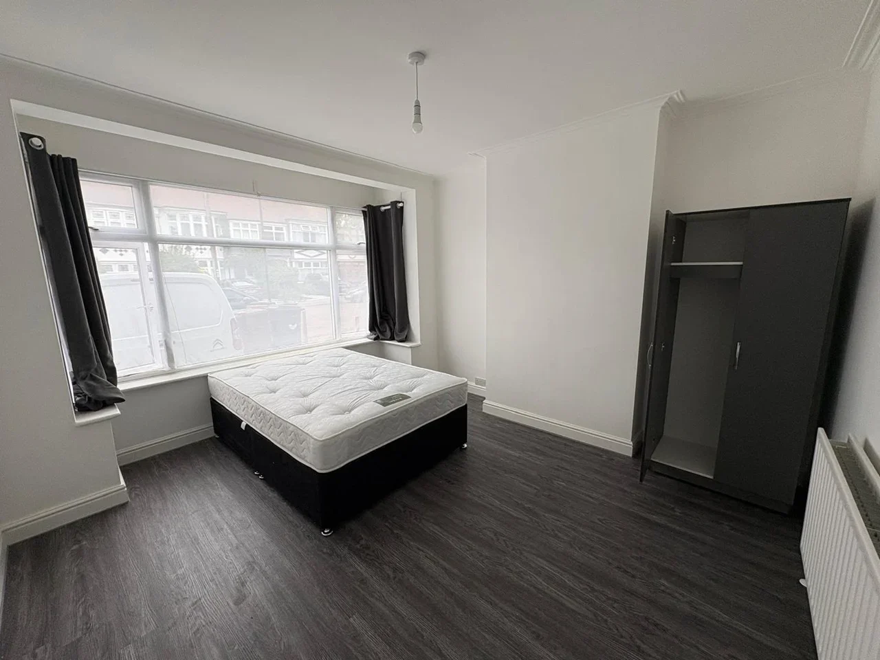 Room Coningsby Gardens in Greater London