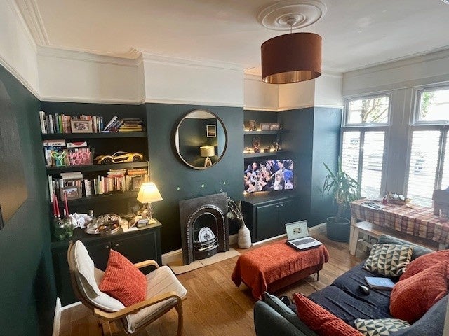 Room Brookscroft Road in Greater London