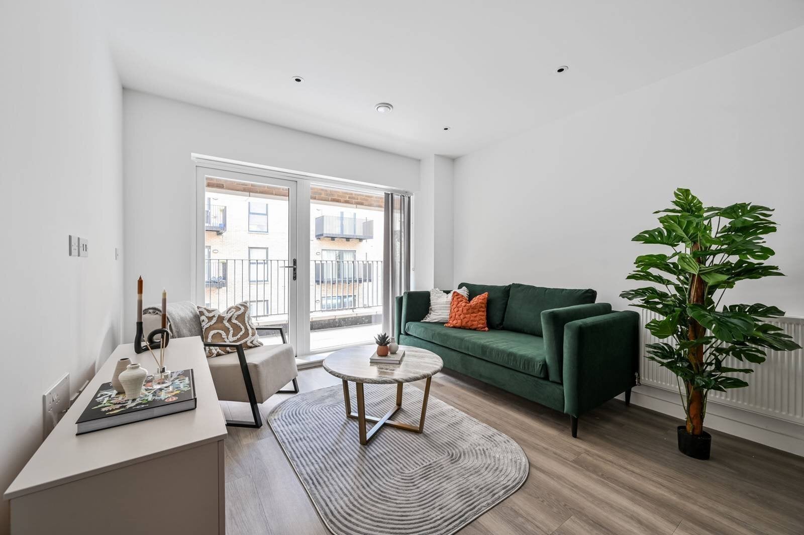 Flat Rolfe Terrace in Greater London