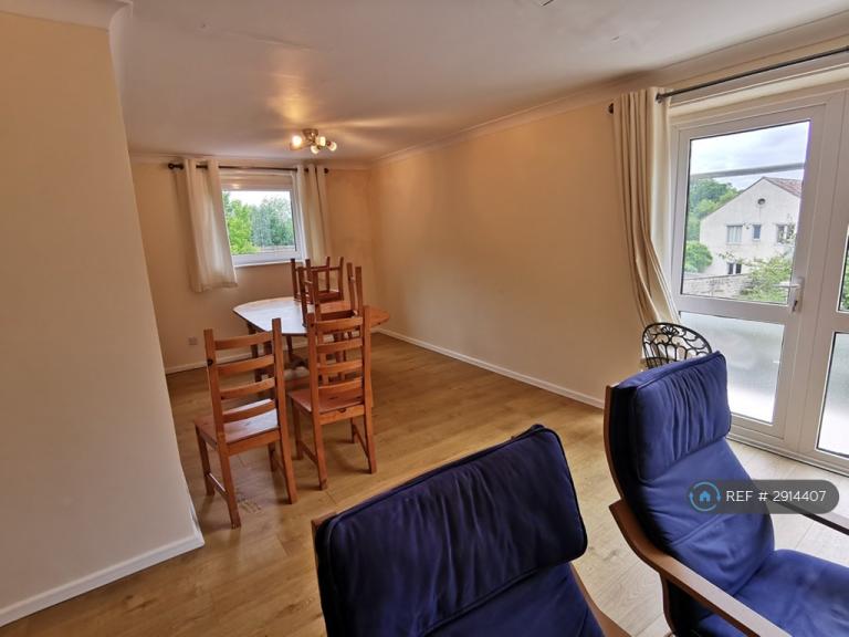 Flat Claverton Down Road in Bath