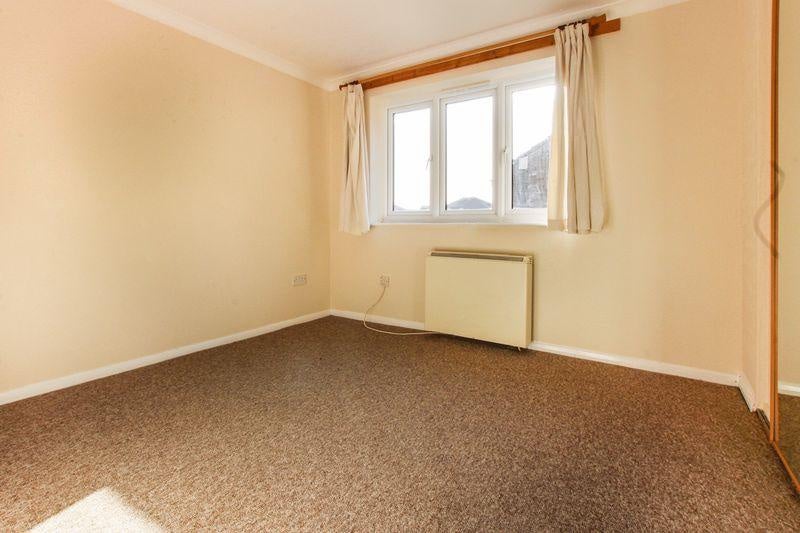 Flat Danbury Crescent in South Ockendon