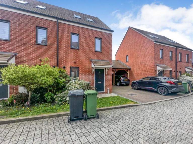 Flat Chalk Dene in Ebbsfleet Garden City