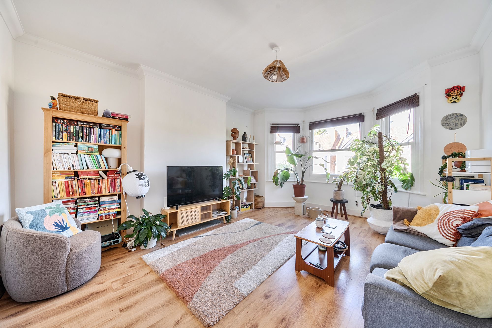 Flat East Gardens in Greater London