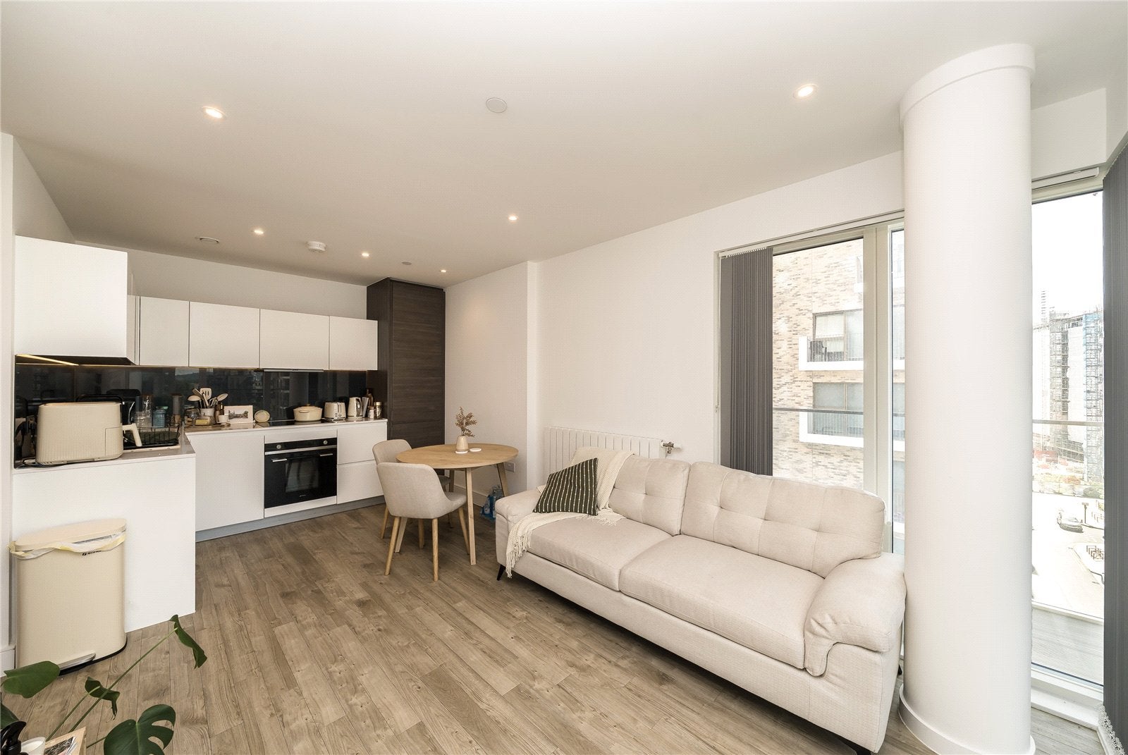 Flat Pegler Square in Greater London