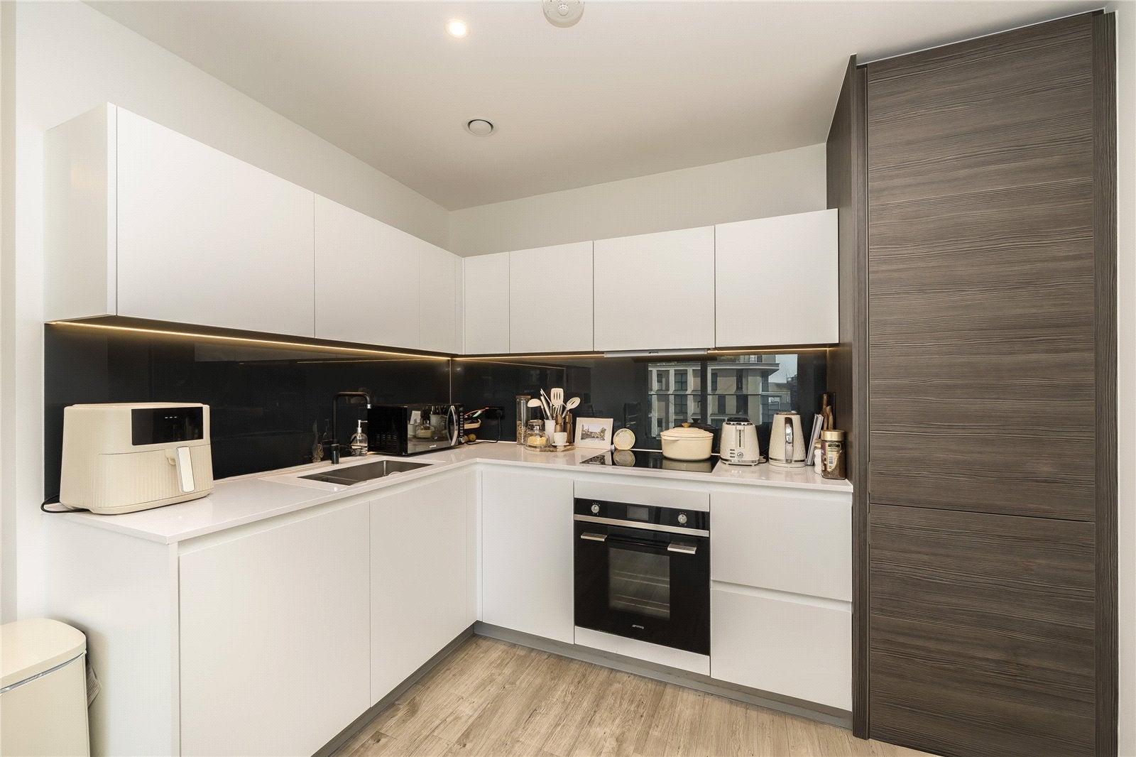 Flat Pegler Square in Greater London