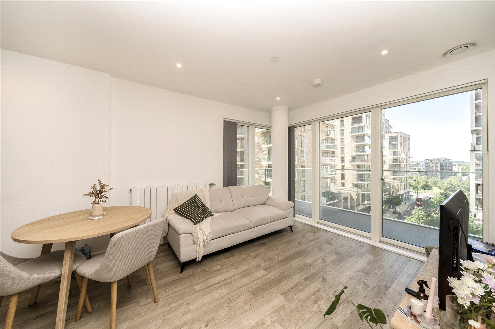 Flat Pegler Square in Greater London
