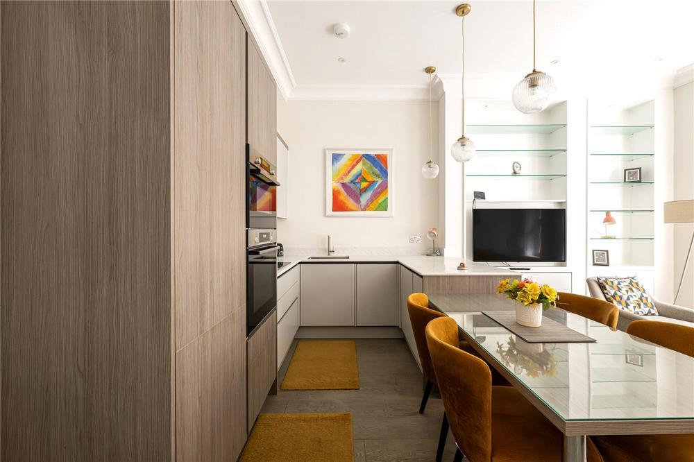 Flat Frampton Street in City of Westminster
