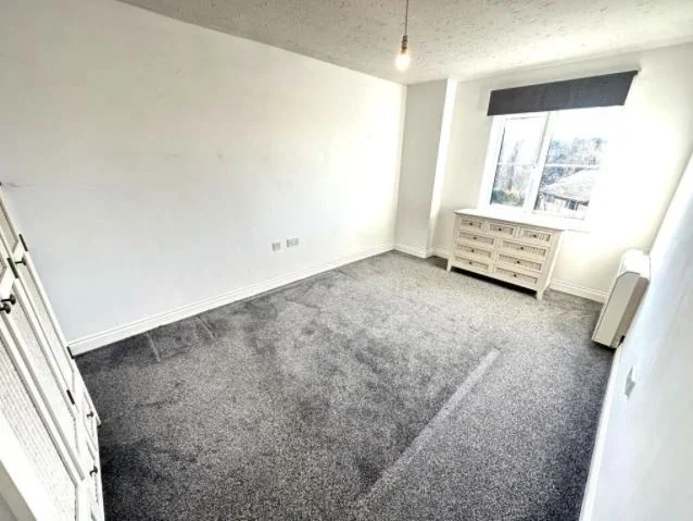 Flat Mountbatten Close in Preston