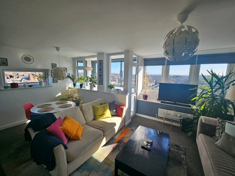 Room Silkin Close in Manchester