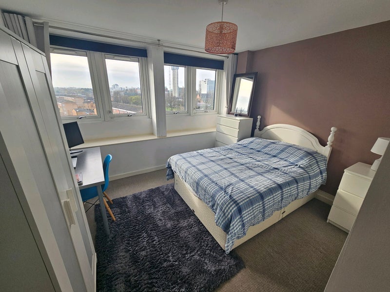 Room Silkin Close in Manchester