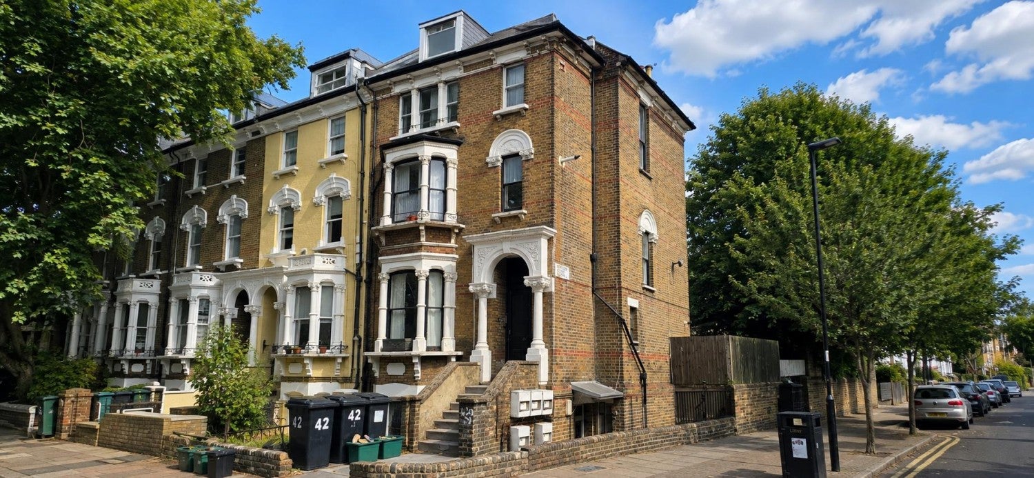 Flat Poet's Road in Greater London