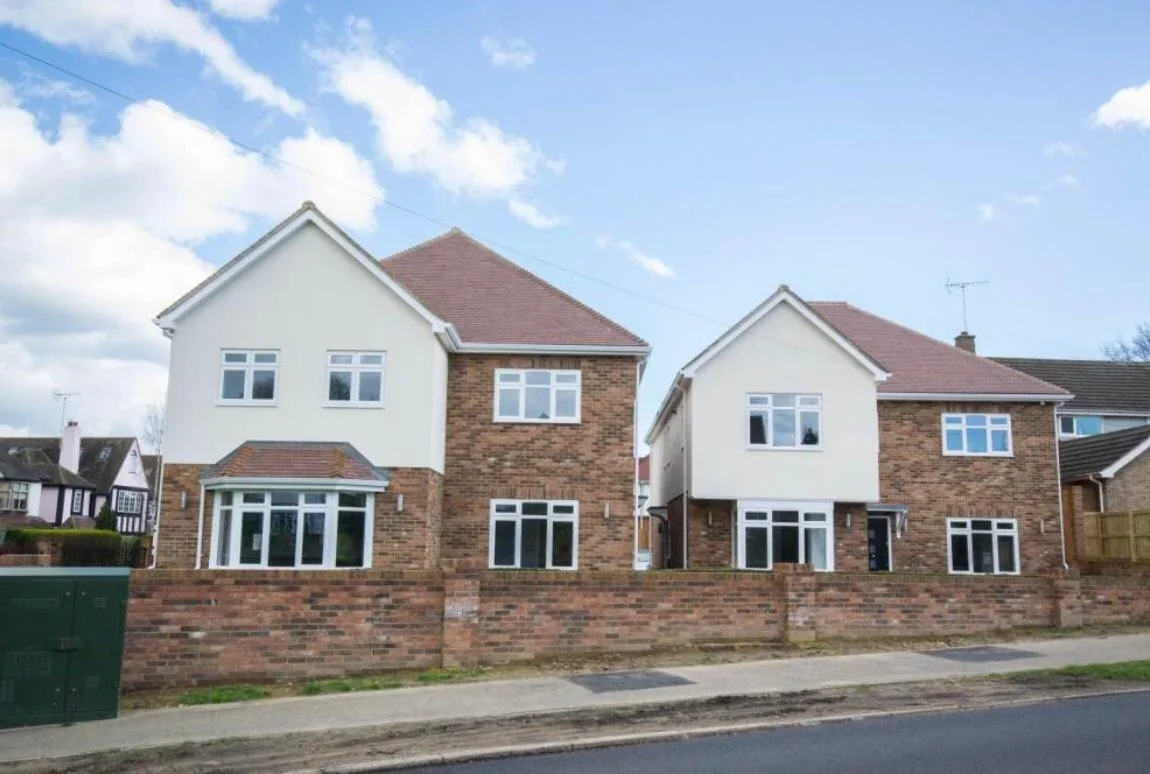 Flat Crossways in Brentwood