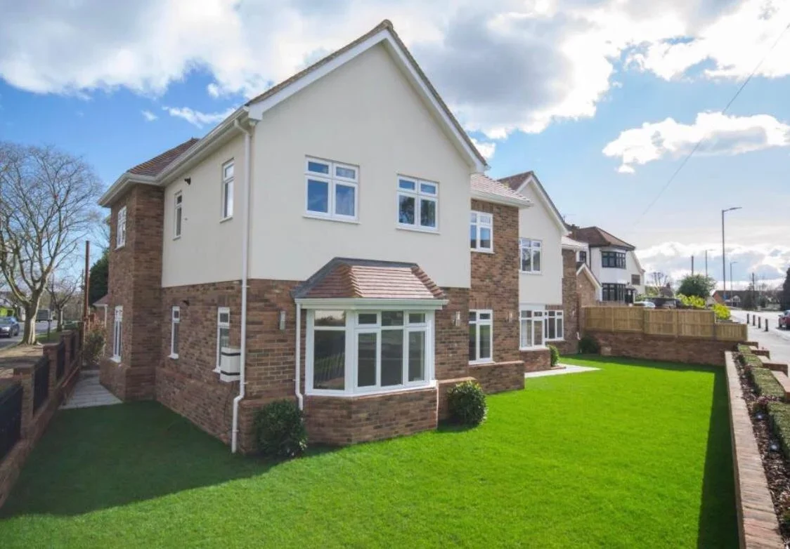 Flat Crossways in Brentwood