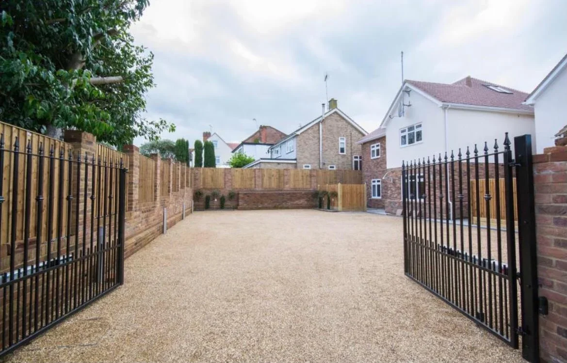 Flat Crossways in Brentwood