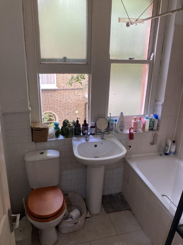 Flat Fieldway Crescent in Greater London