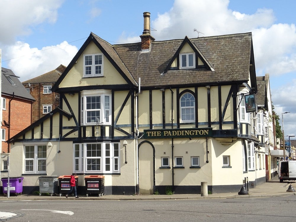 Flat Midland Road in Bedford