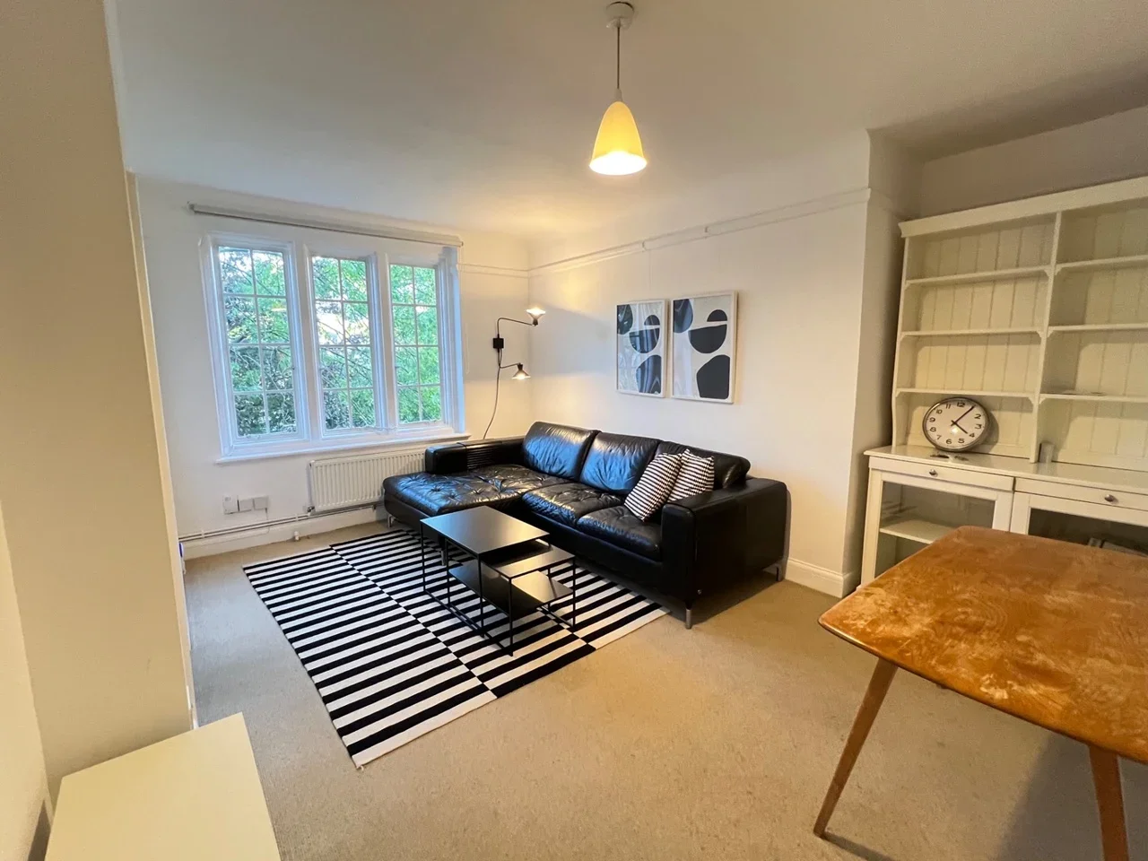 Flat Mortimer Crescent in Greater London