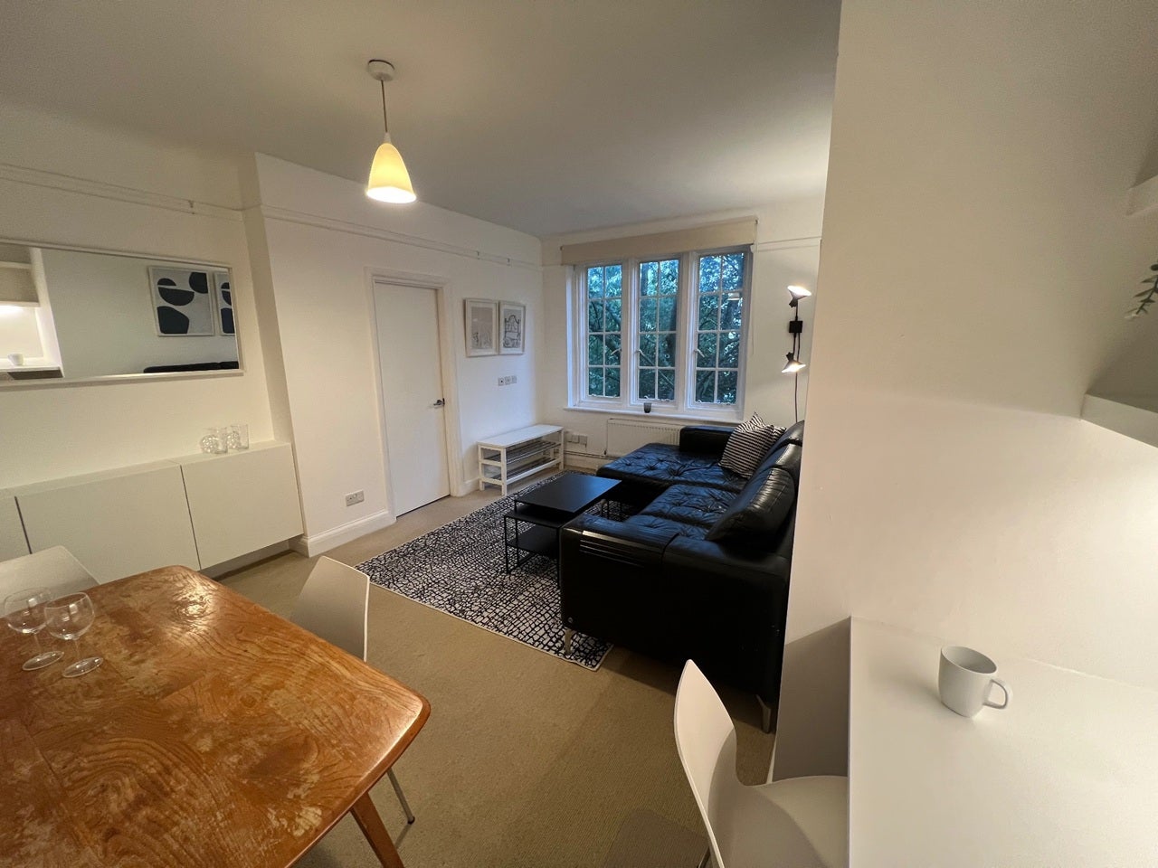 Flat Mortimer Crescent in Greater London
