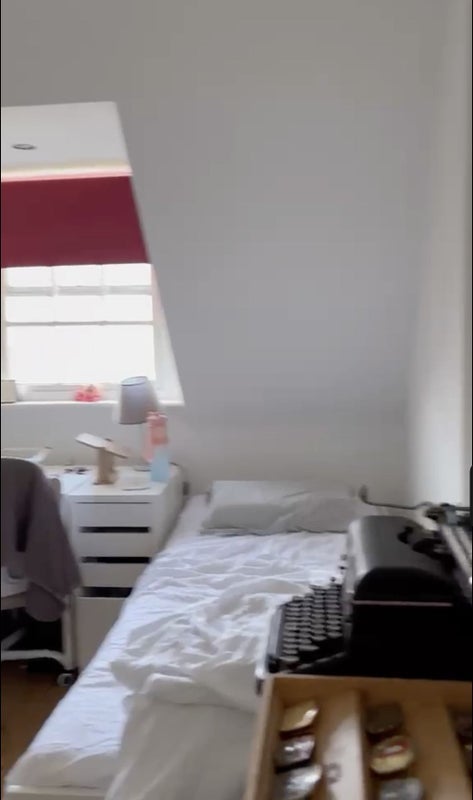 Room Broadhurst Gardens in Greater London