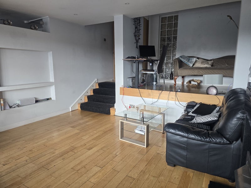 Flat Clyde Street in Glasgow