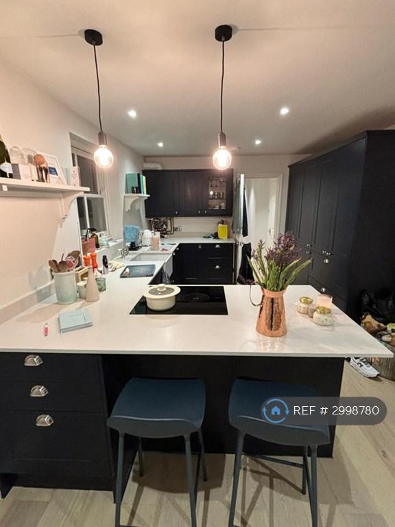 Flat Earlsfield Road in Greater London