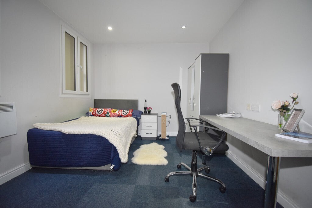 Flat Hertford Square in Coventry