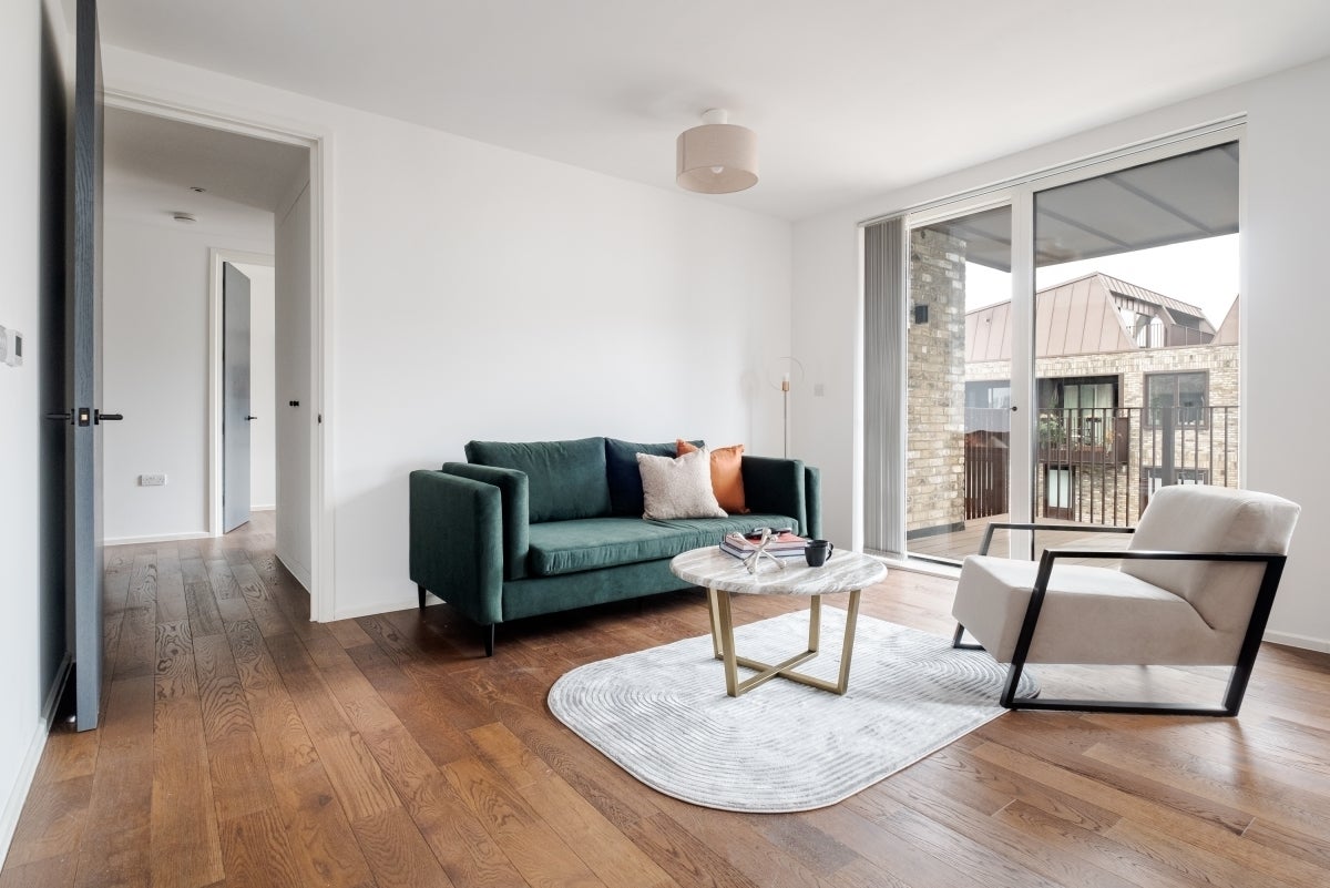 Flat Gransden Avenue in Greater London