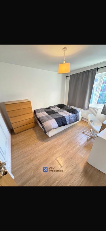Room Shaftesbury Street in Greater London