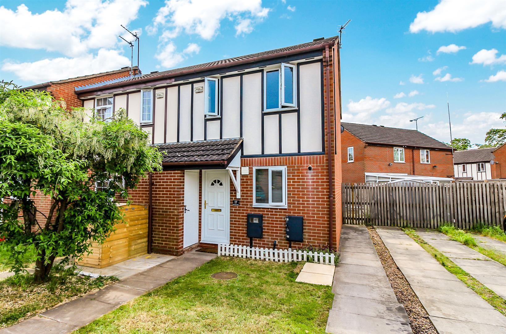 House Bonniksen Close in Royal Leamington Spa