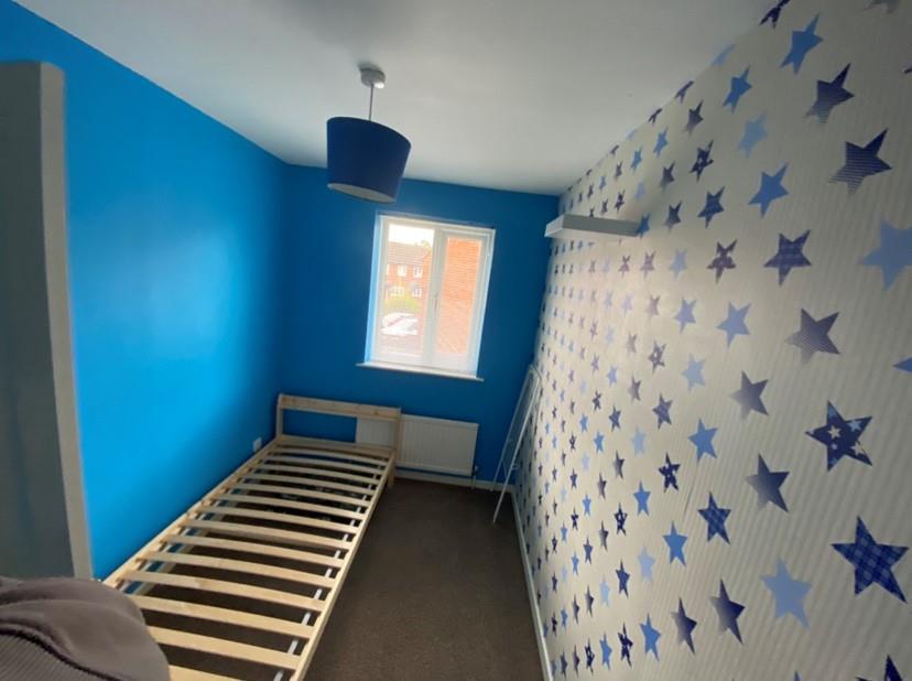 House Bonniksen Close in Royal Leamington Spa