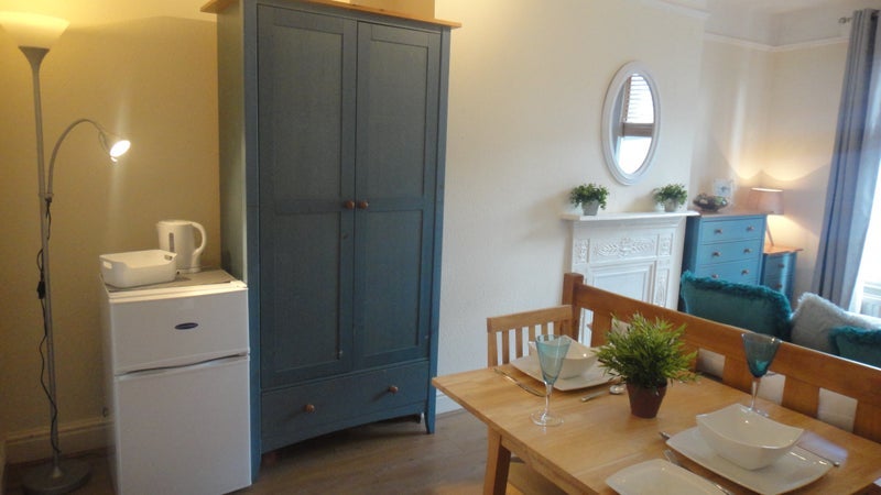 Room Manor Road in Rugby