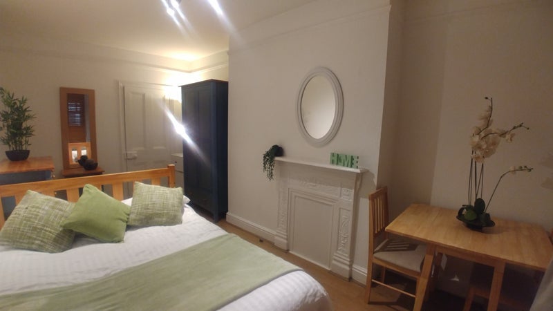 Room Manor Road in Rugby