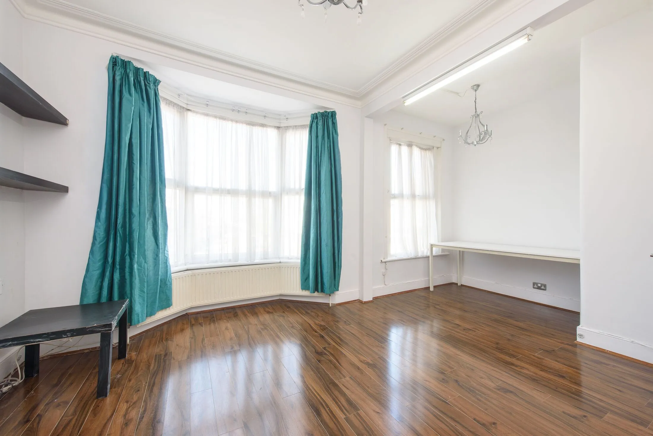 Flat Grange Avenue in Greater London