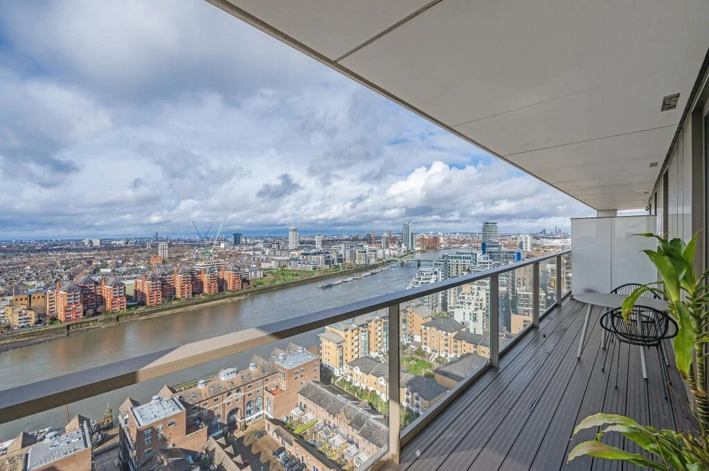 Room York Place in Greater London