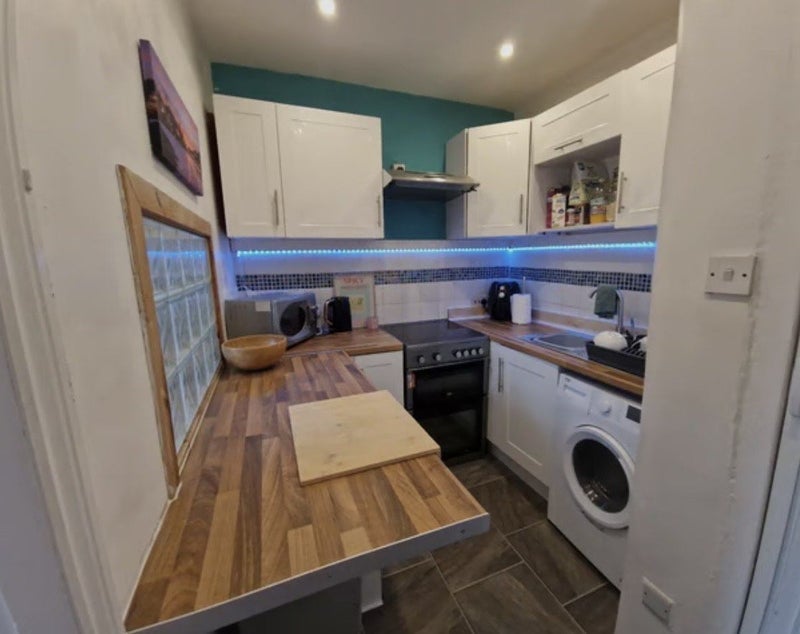 Room Paisley Road West in Glasgow