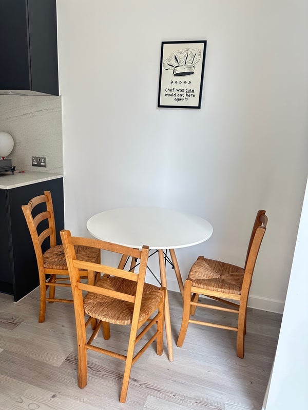 Flat Chandlers Avenue in Greater London