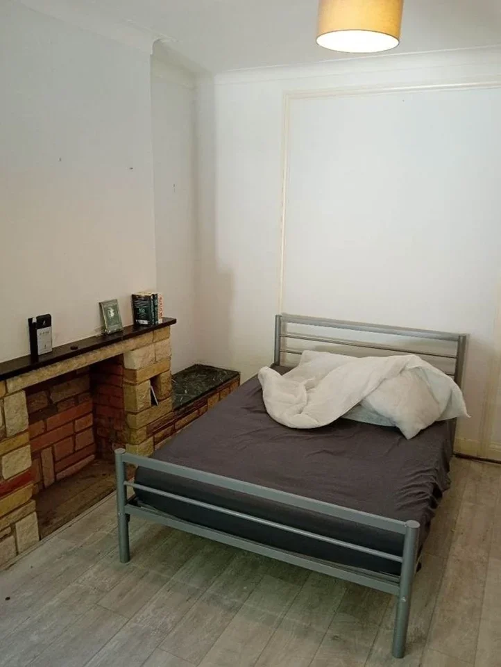 Room Waverley Road in Greater London